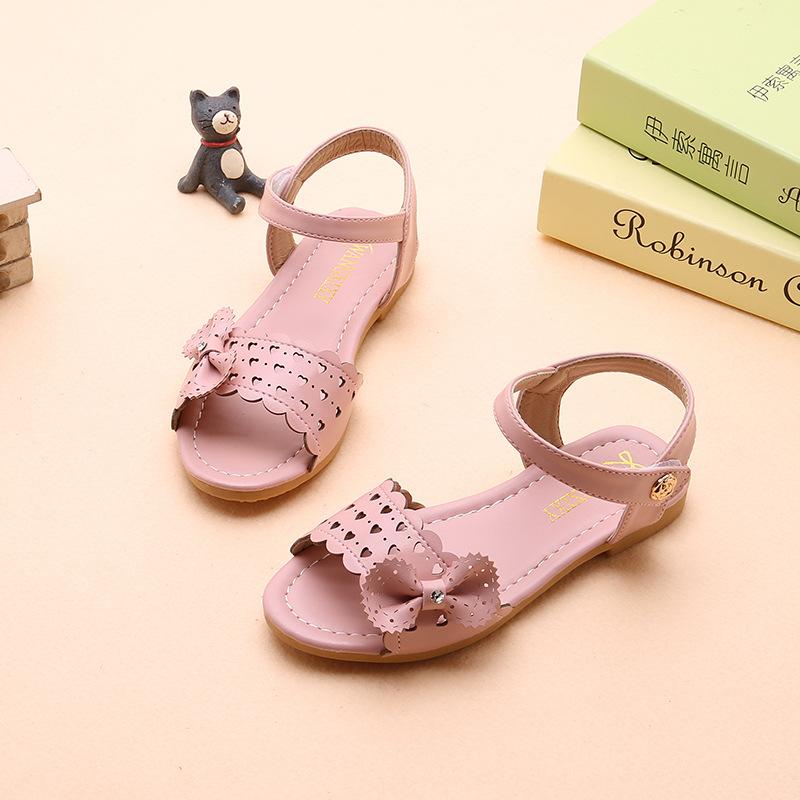 Anak-anak sandal 2018 gadis-gadis baru versi Korea dari sepatu putri di big boy berongga sepatu kaki terbuka sepatu pantai generasi Putih