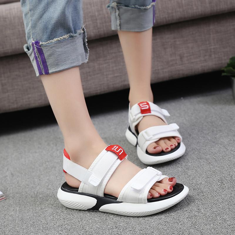 Chic Olah Raga Sandal summer wanita musim panas 2019 model baru sol datar murid netral Gaya Korea merah stiker Gaya Hong Kong sepatu wanita