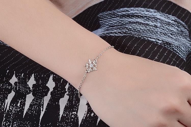 【Abu-abu transparan】Departemen Manis Asli Pan Jiafeng Borgol Lady Millet Pearl Natural Crystal Beaded Gelang Vintage Leaf Bracelet