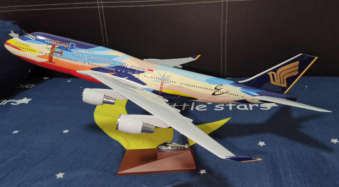 Singapore Airline (SIA) Boeing 747-400 Model (1:150) [Tropical