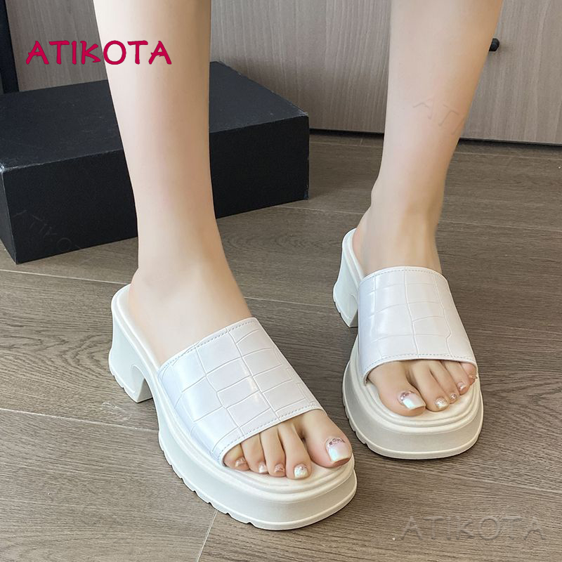 Atikota รองเท้าแตะ พื้นหนา สวมใส่สบาย เข้ากับทุกการแต่งกาย แฟชั่นแฟรี่ สําหรับผู้หญิง ราคา 350 บาท*ส่งฟรี